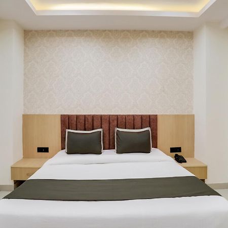 Townhouse Magnolia Corporate Stays グルガウン エクステリア 写真