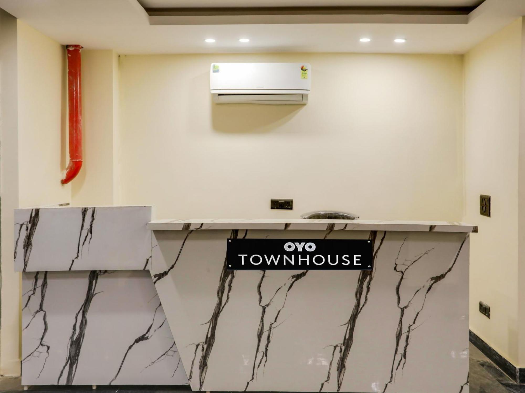 Townhouse Magnolia Corporate Stays グルガウン エクステリア 写真